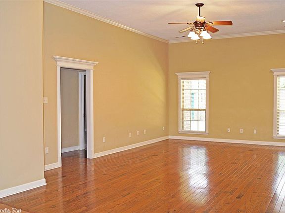 3rd image of 512 Forest Oak Cv