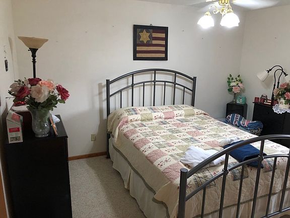 5th image of 715 Logan Dr