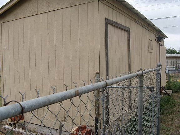 4th image of 1715 Santa Monica Ave