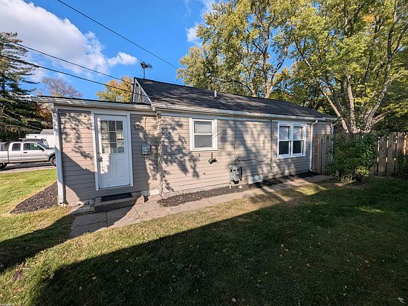2nd image of 115 Hansen Ct