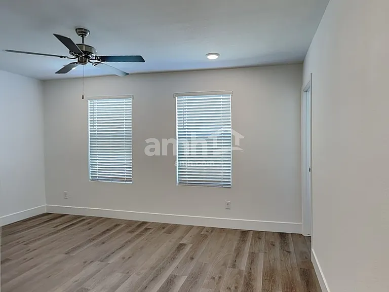 11146 Magallanes St — Photo 9