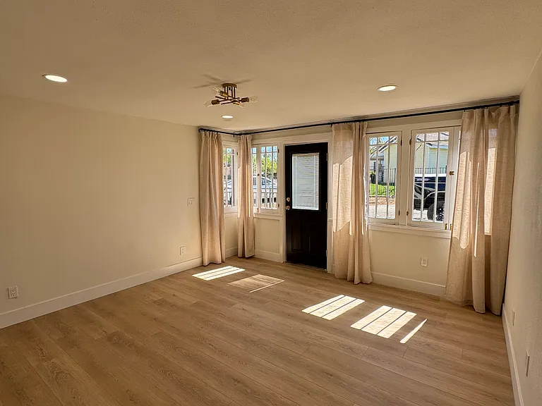 11460 Terracina Blvd #3 — Photo 5