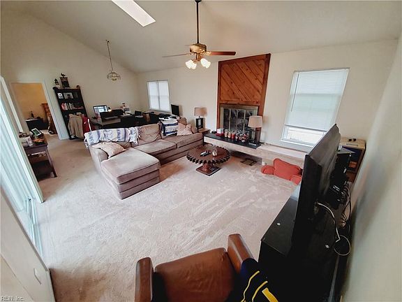 4th image of 1049 Lord Dunmore Dr