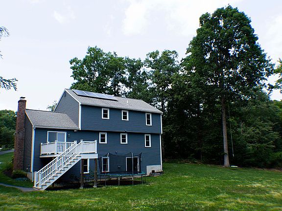 4th image of 13 Pumpkin Brook Rd