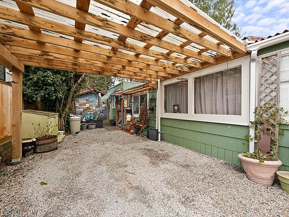 5th image of 1543 Braid Rd