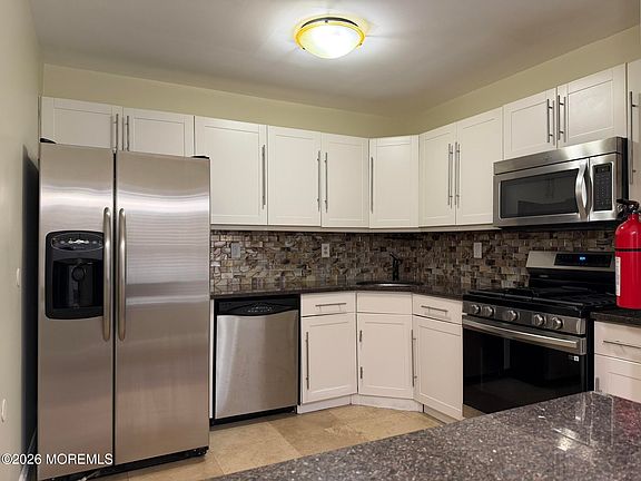 2nd image of 597 Woodbine Ln