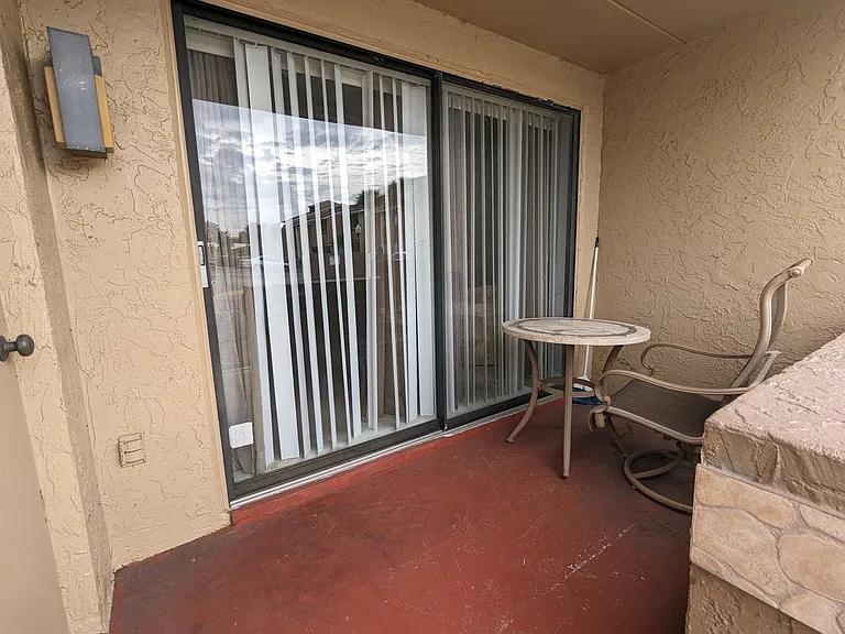 5229 Vineland Rd — Photo 5