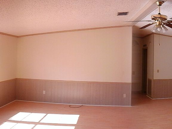 4th image of 224 Tarpon Blvd