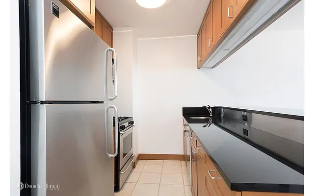 Rented by Douglas Elliman | media 33