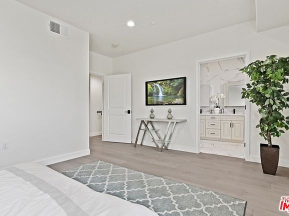 5th image of 5019 Maplewood Ave
