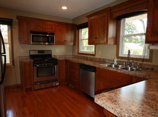 900 Pandora Dr NE, Fridley, MN 55432