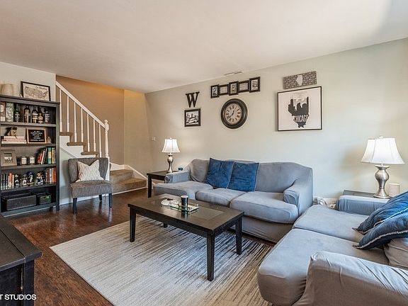 2nd image of 4033 Trafalgar Ln