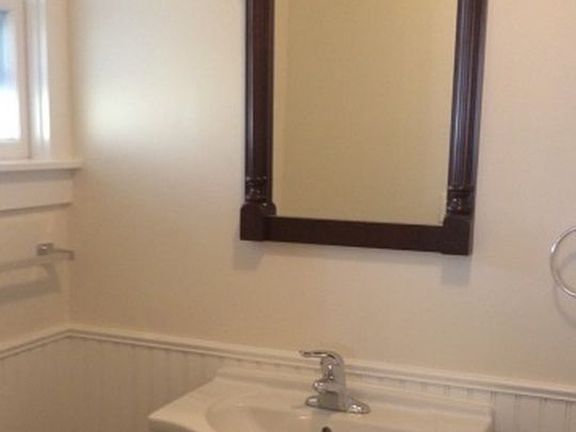4th image of 3 E Wall St APT 2