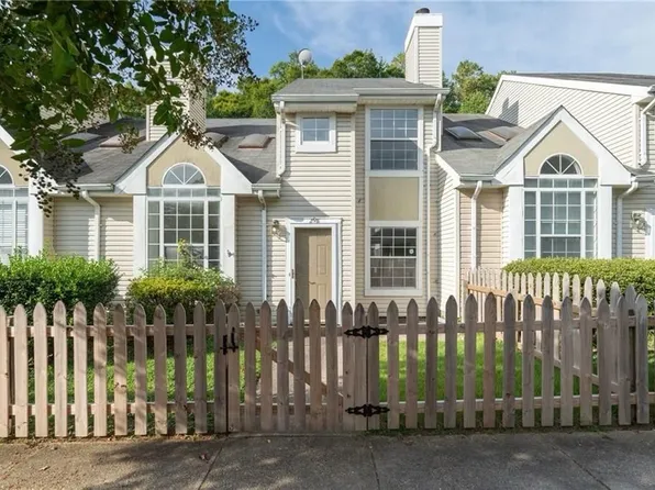 298 Rivers Ridge Cir, Newport News, VA 23608