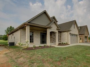 150 Summergrove Ln, Clarksville, TN 37043