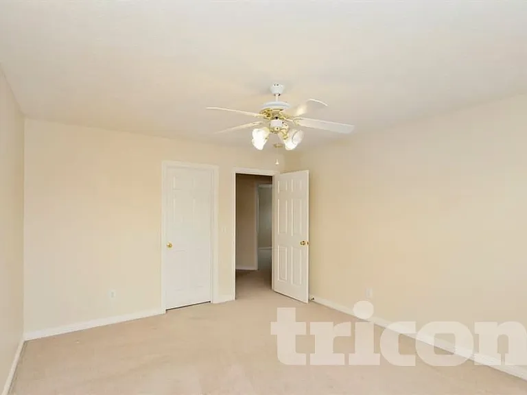 101 Crooked Creek Ct — Photo 11