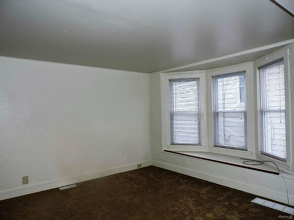 4th image of 3144 W 92nd St