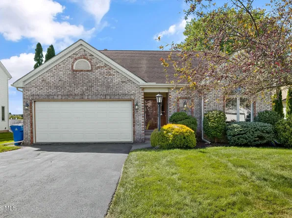 7235 Twin Lakes Rd, Perrysburg, OH 43551
