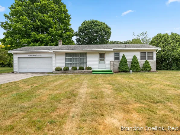 7956 S Maria St, Rothbury, MI 49452