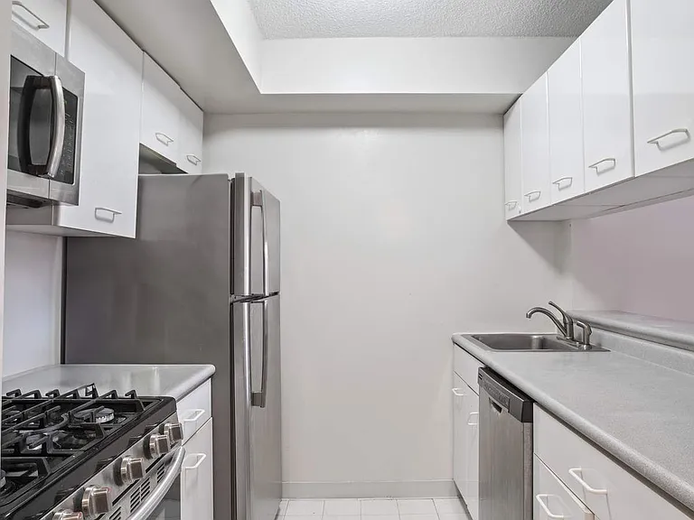 2 S End Ave #8W — Photo 10