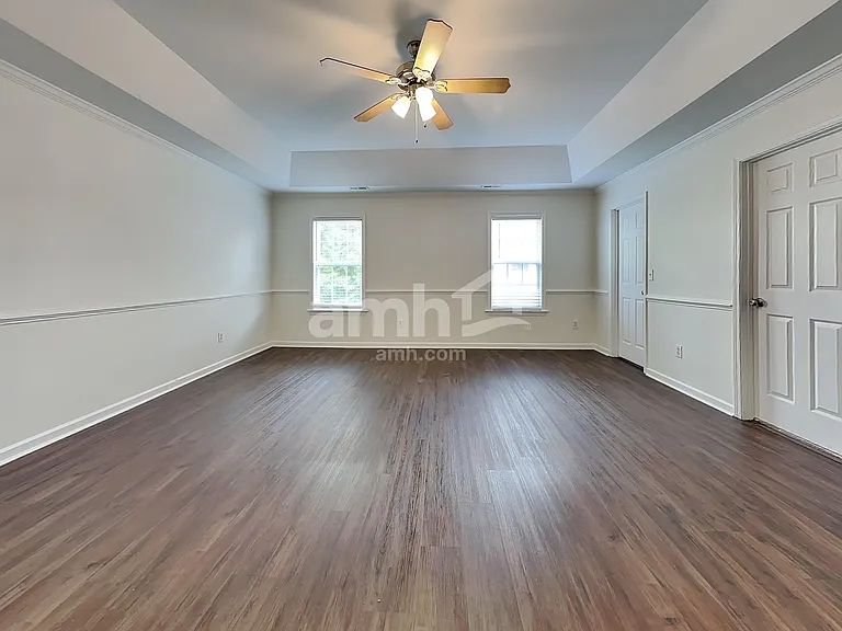 121 Hampton Lake Dr — Photo 12
