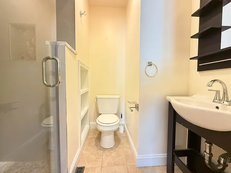 17 Tremlett St #1 — Photo 18