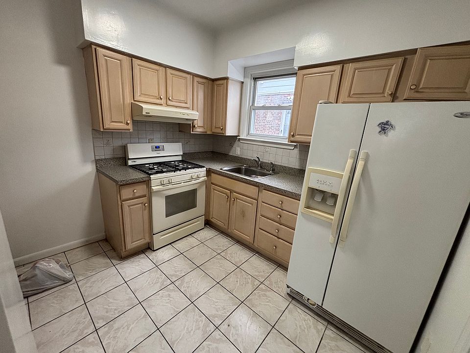 1st image of 22 Mildred St #1