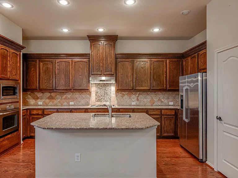 219 Knapford Sta — Photo 14
