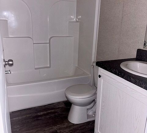 4th image of 1325 Kenneth Dr
