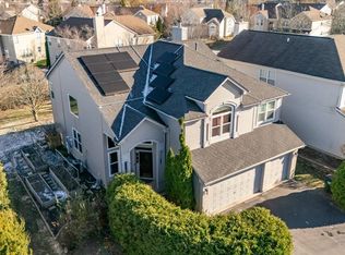 105 Preserve Ct, Lindenhurst, IL 60046