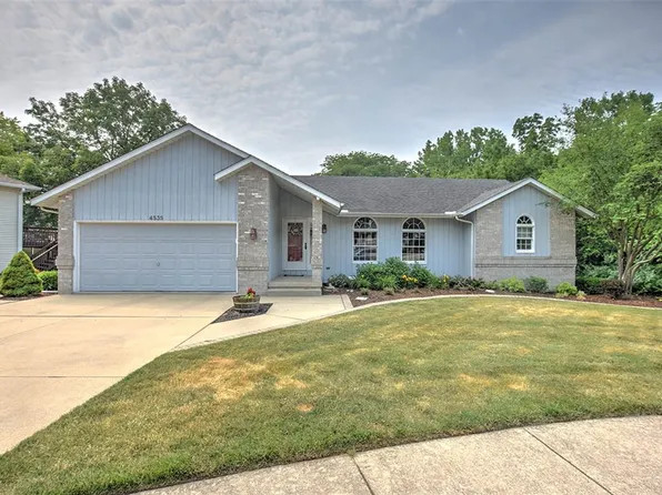4535 Williamsburg Dr, Decatur, IL 62521