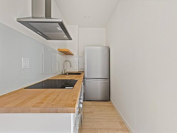 2nd image of 3907 Spring Garden St Floor 3