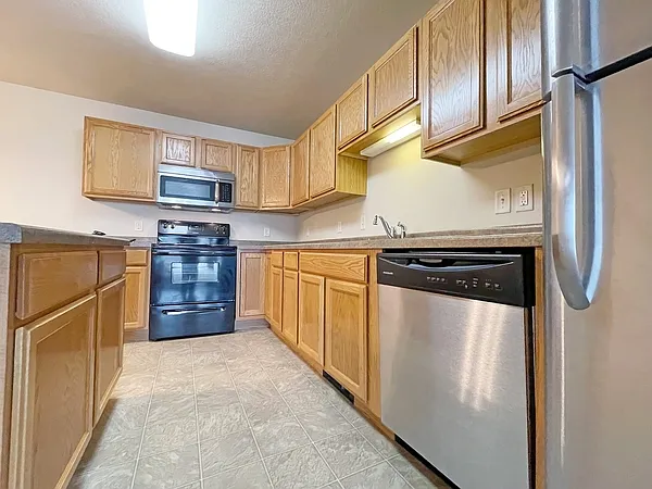 Meadow Ridge Apartments — Photo 18