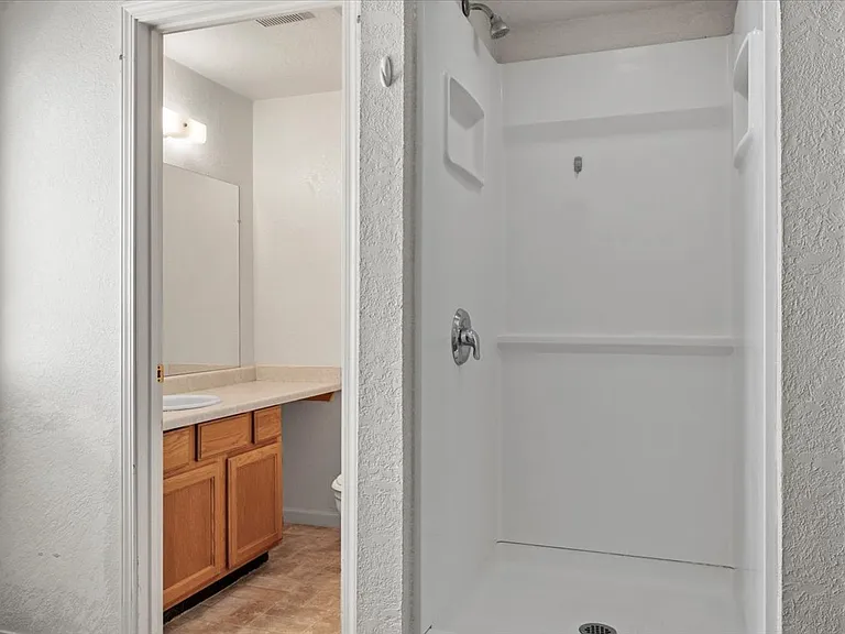 724 W 1720 N #103 — Photo 23