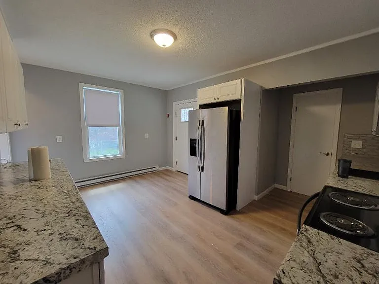 30 Beacon Ave — Photo 17