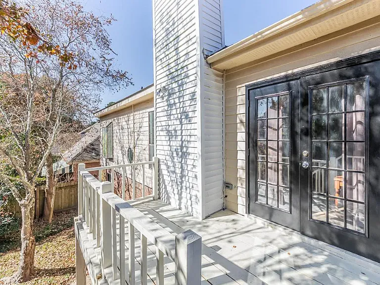5 Heatherstone Dr — Photo 18