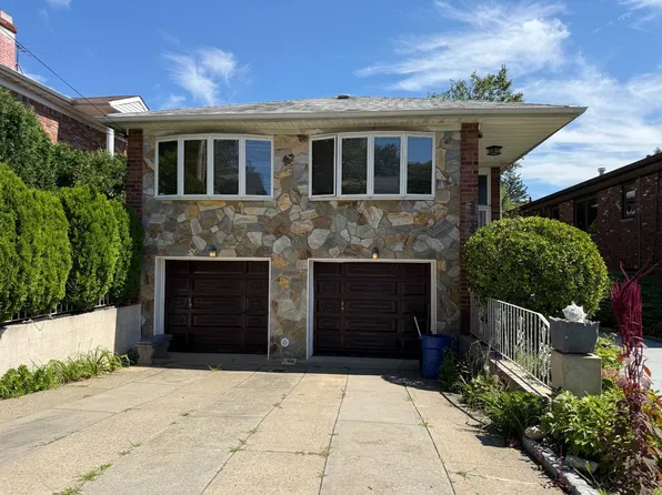 3315 210th St, Bayside, NY 11361