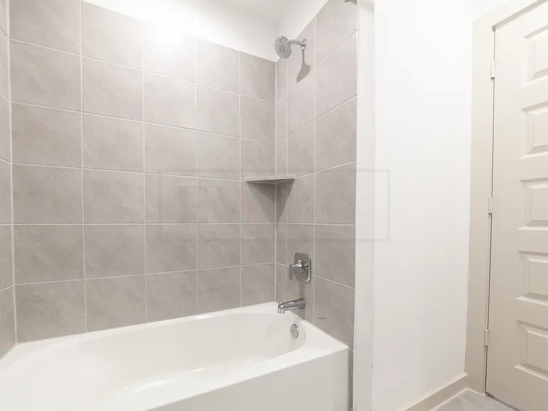 4010 Garver Grove Ln — Photo 9