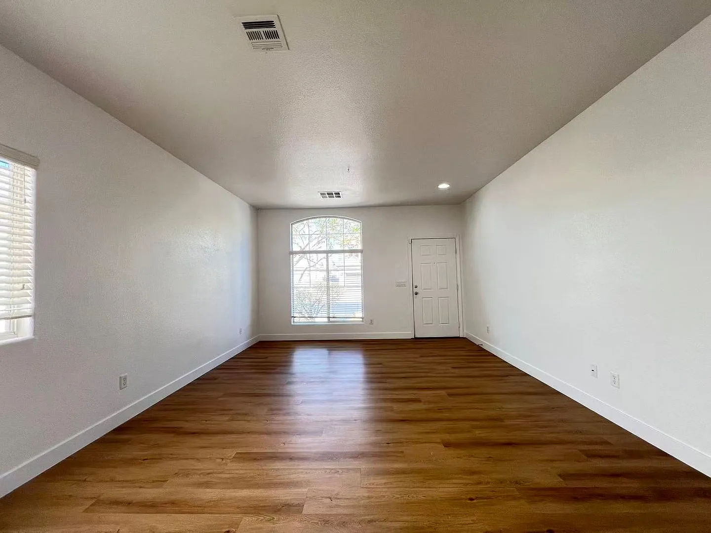 Welcome to this lovely 2-story home located in the North Las Vegas — Photo 2