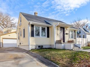 2919 S 21st St, Omaha, NE 68108