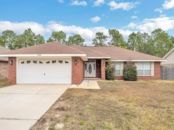 9750 Parker Lake Cir, Navarre, FL 32566