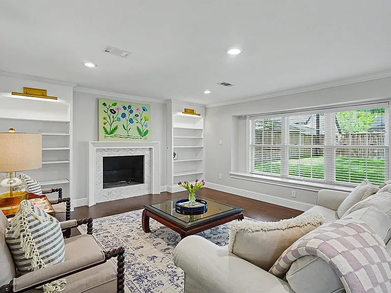 751 Bison Dr — Photo 3