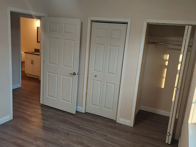 52 Westwood Dr #5 — Photo 7