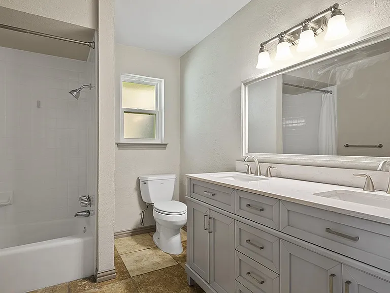 1908 Glencove Cir — Photo 19