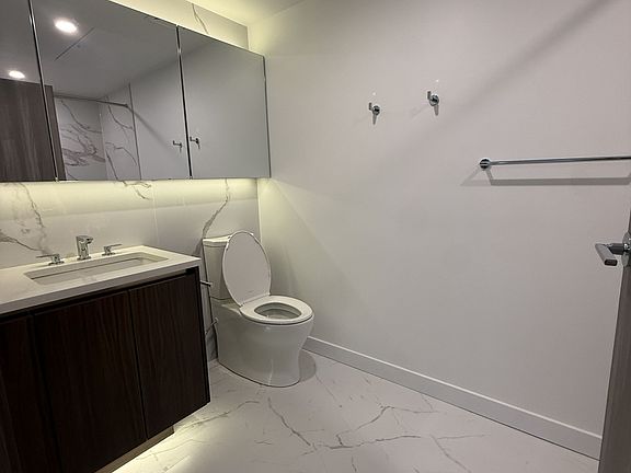 4th image of 3 Concord Cityplace Way #5808