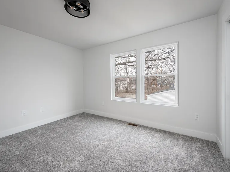 1022 E Rich St — Photo 18