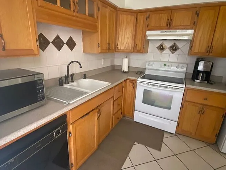 1341 E Fort Lowell Rd #M — Photo 2