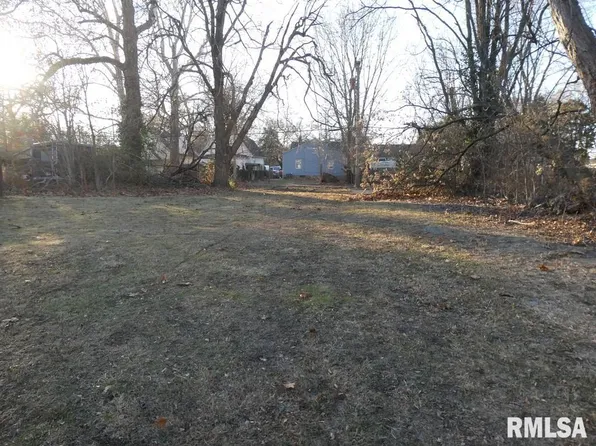 225 White City Blvd, Springfield, IL 62703