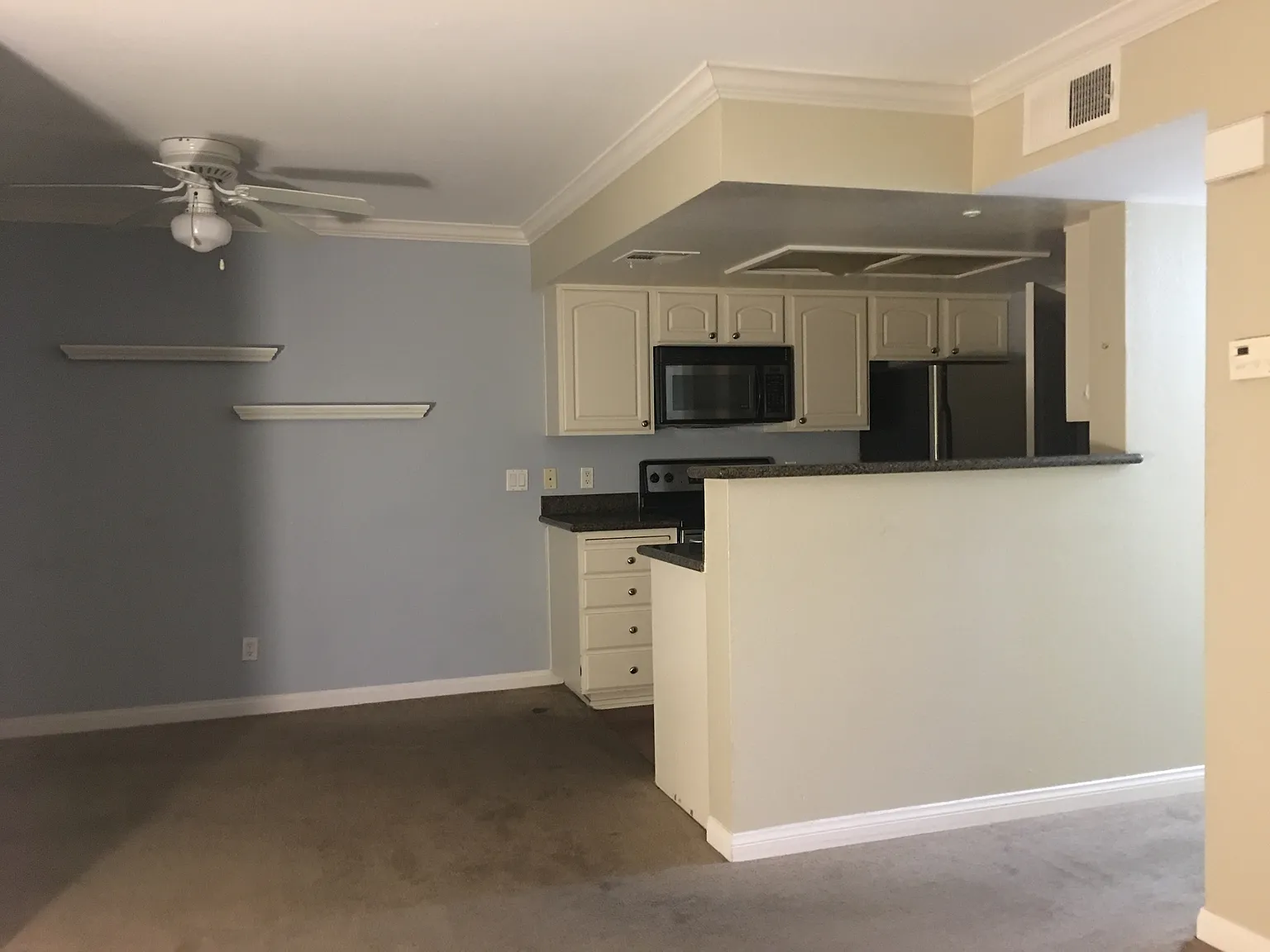 2 bed, 906 sqft, $2,500 — Photo 1