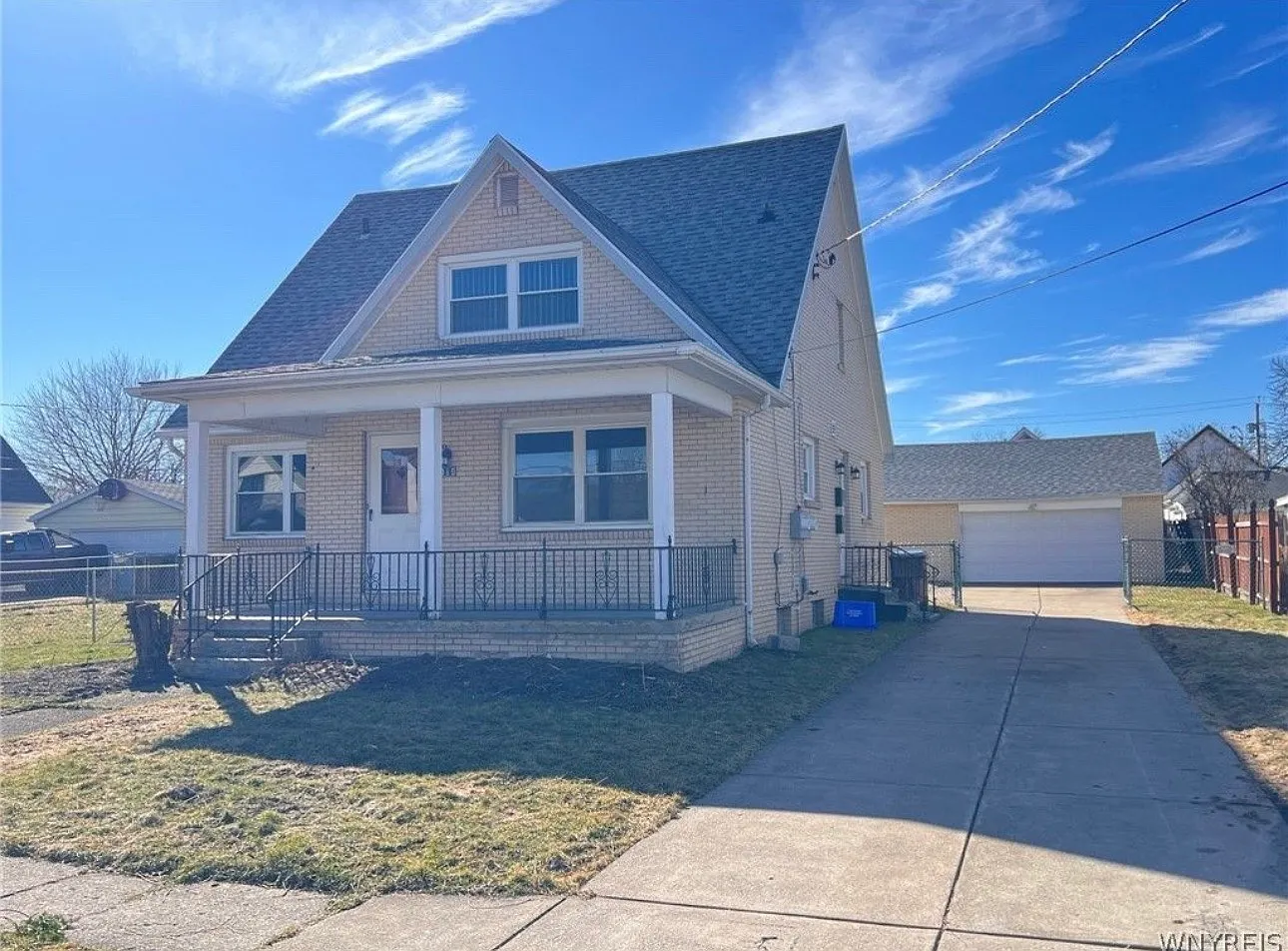 2 bed, 1041 sqft, $1,600 — Photo 1